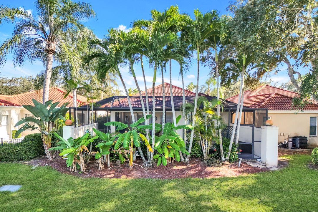 915 Fountain Run, Naples, FL 34119