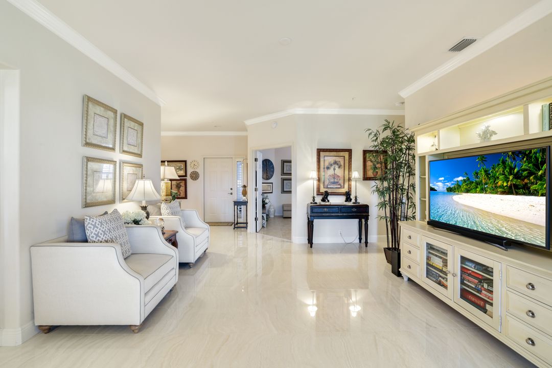 8575 Danbury Blvd #103, Naples, FL 34120