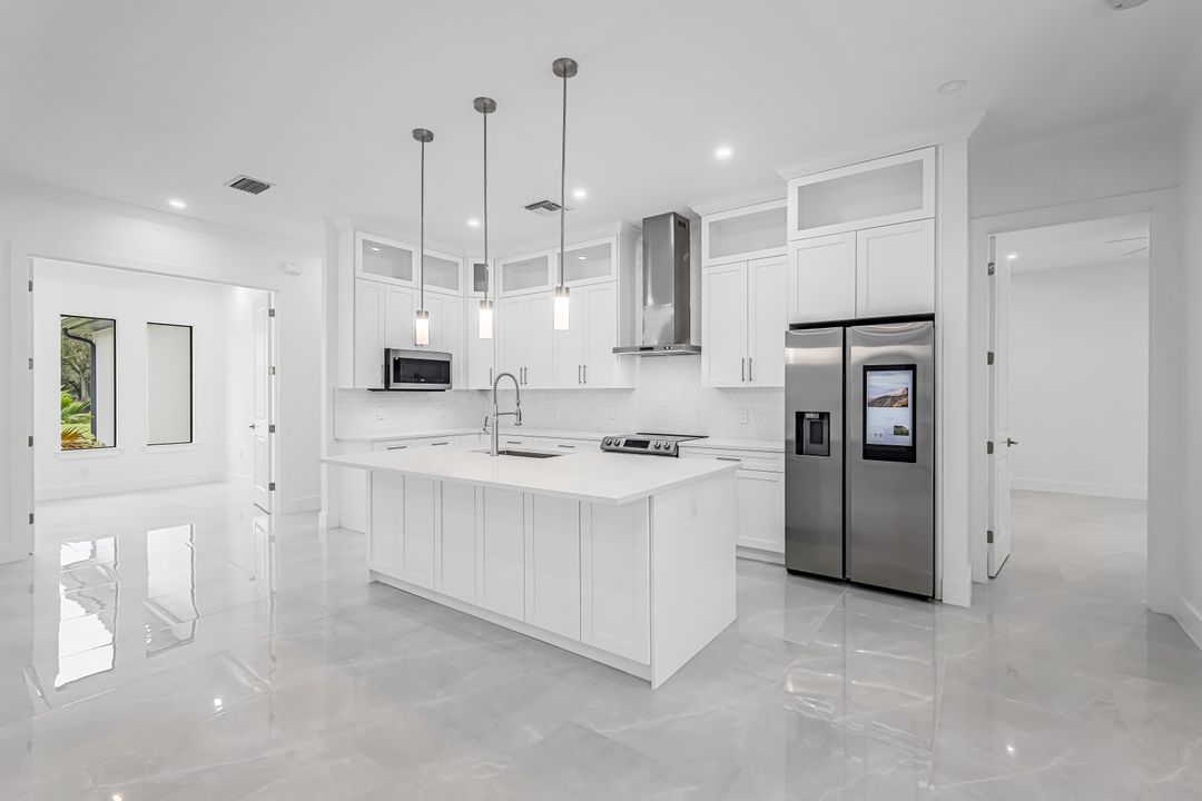 2840 Golden Gate Blvd W, Naples, FL 34120