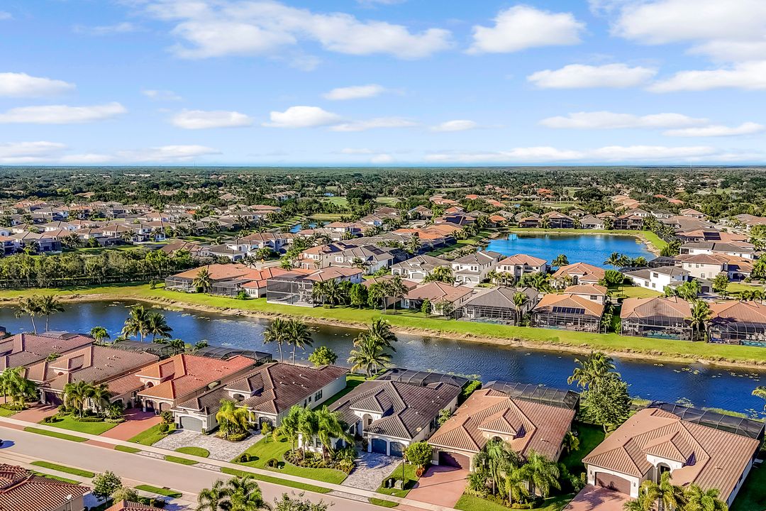 4426 Caldera Cir, Naples, FL 34119