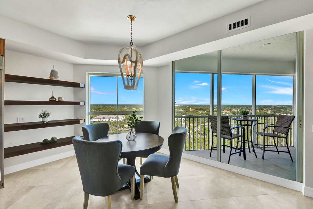 295 Grande Way #1406, Naples, FL 34110