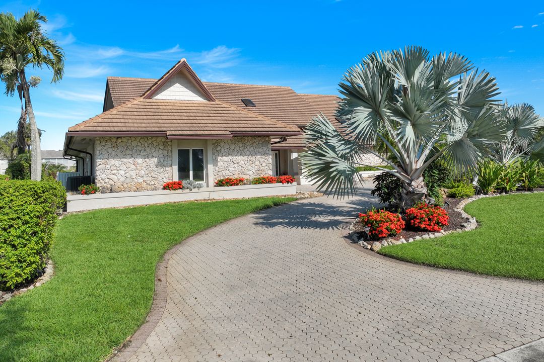 2227 Regal Way, Naples, FL 34110