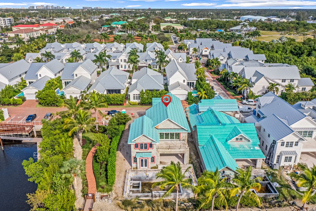 1382 2nd Ave S, Naples, FL 34102