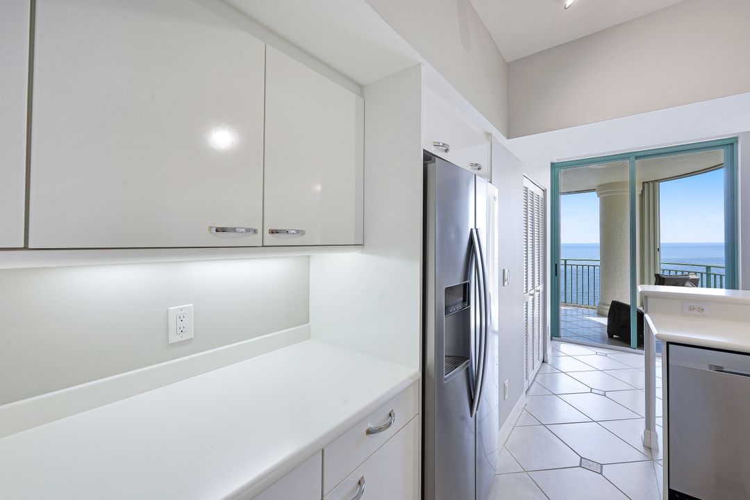 980 Cape Marco Dr #1407, Marco Island, FL 34145
