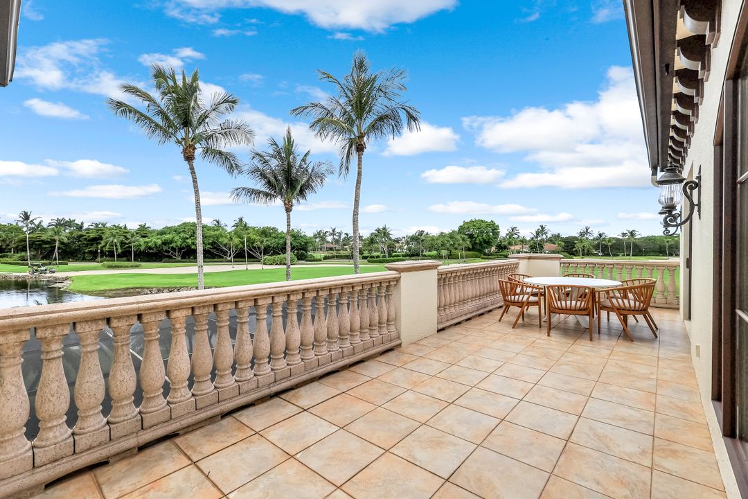 2861 Capistrano Way, Naples, FL 34105