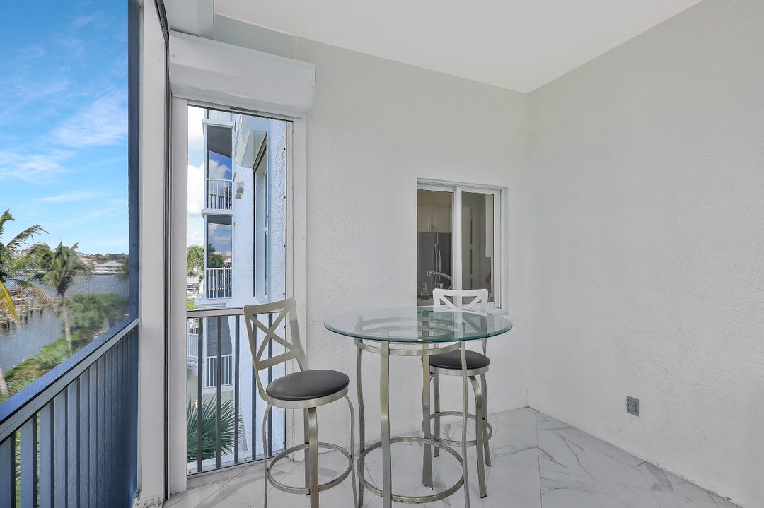 400 Flagship Dr #402, Naples, FL 34108