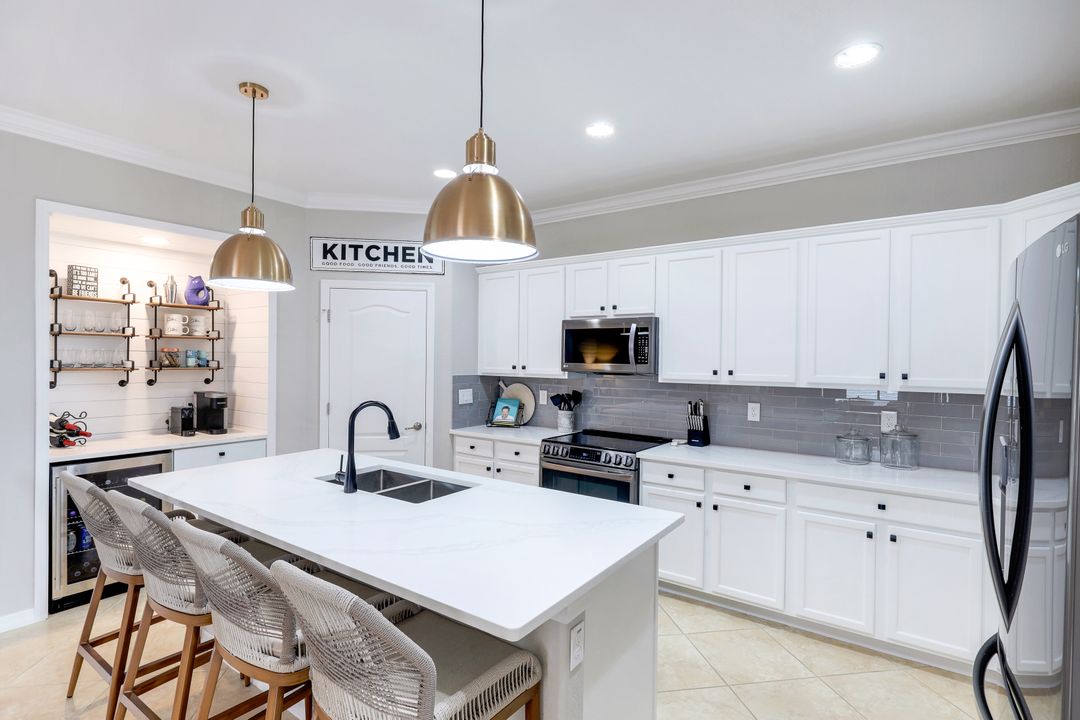 21140 Bella Terra Blvd, Estero, FL 33928