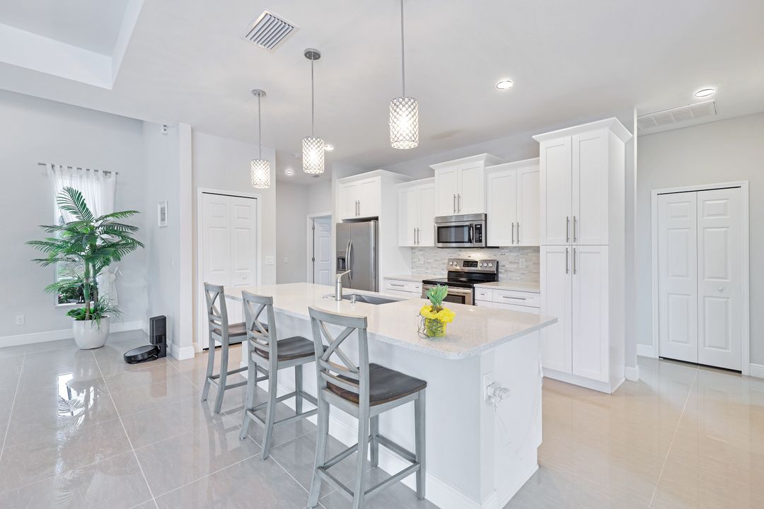 3123 SW 18th Pl, Cape Coral, FL 33914