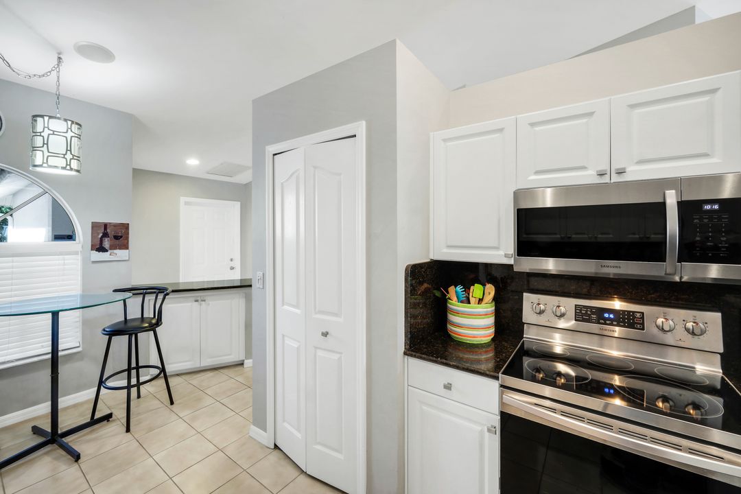 2150 Stacil Cir, Naples, FL 34109