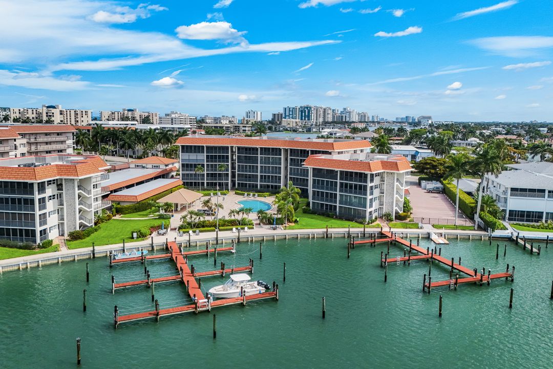 222 Harbour Dr #312, Naples, FL 34103