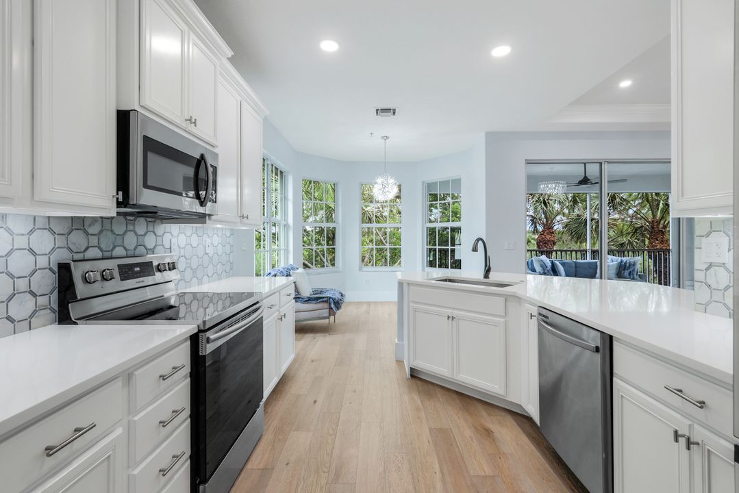 12858 Carrington Cir #201, Naples, FL 34105