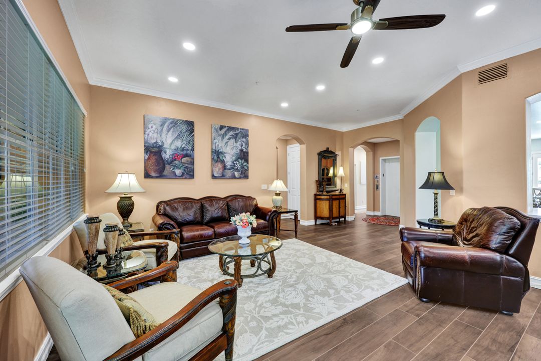 2609 Estrella Dr #1902, Naples, FL 34109
