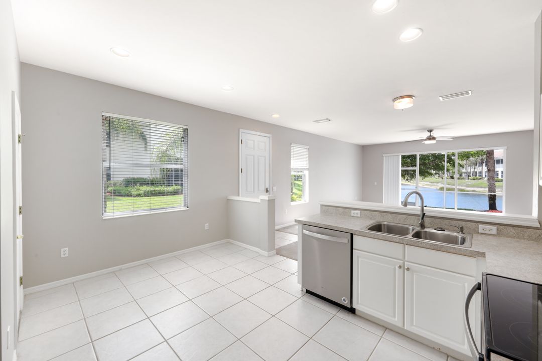 1088 Oxford Ln #48, Naples, FL 34105