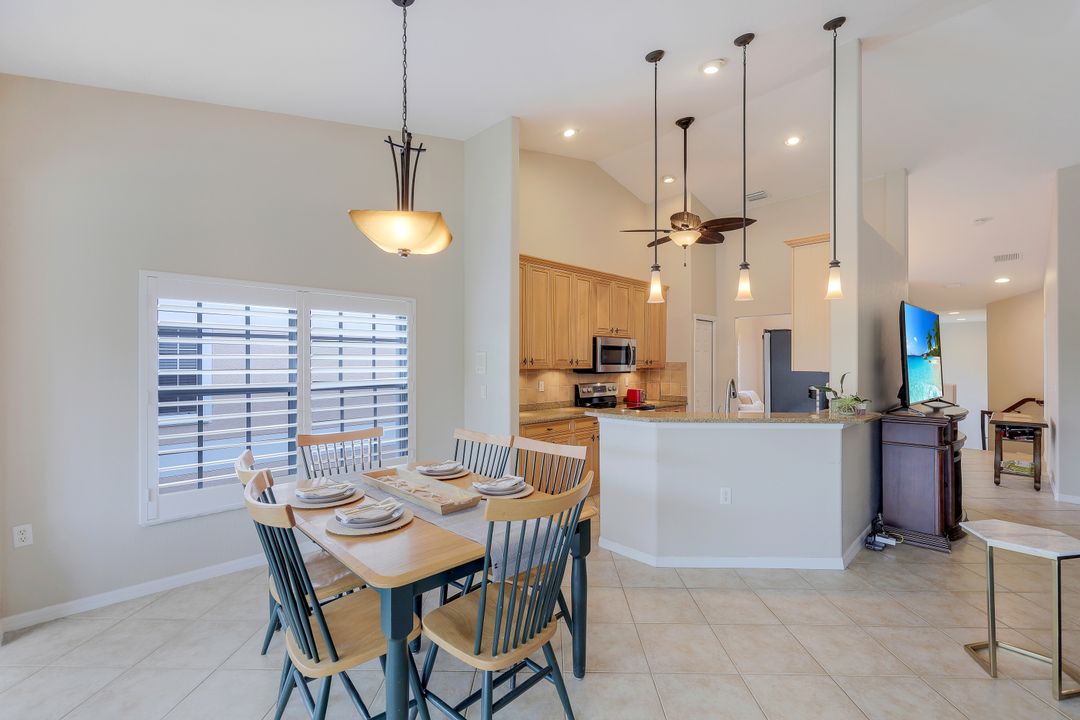 6320 Lexington Ct #202, Naples, FL 34110