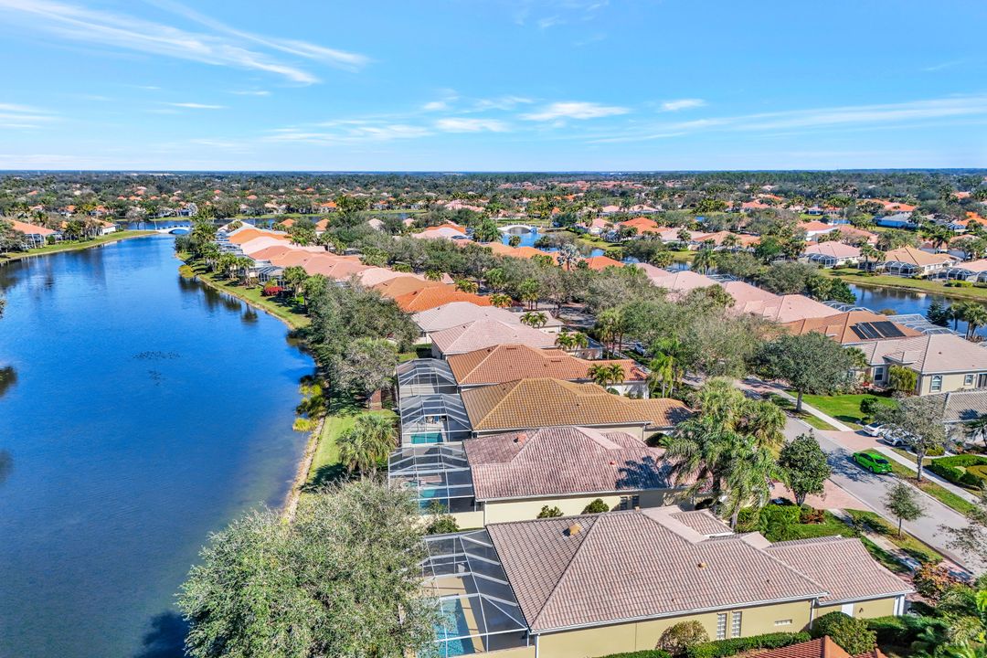 2914 Gilford Way, Naples, FL 34119