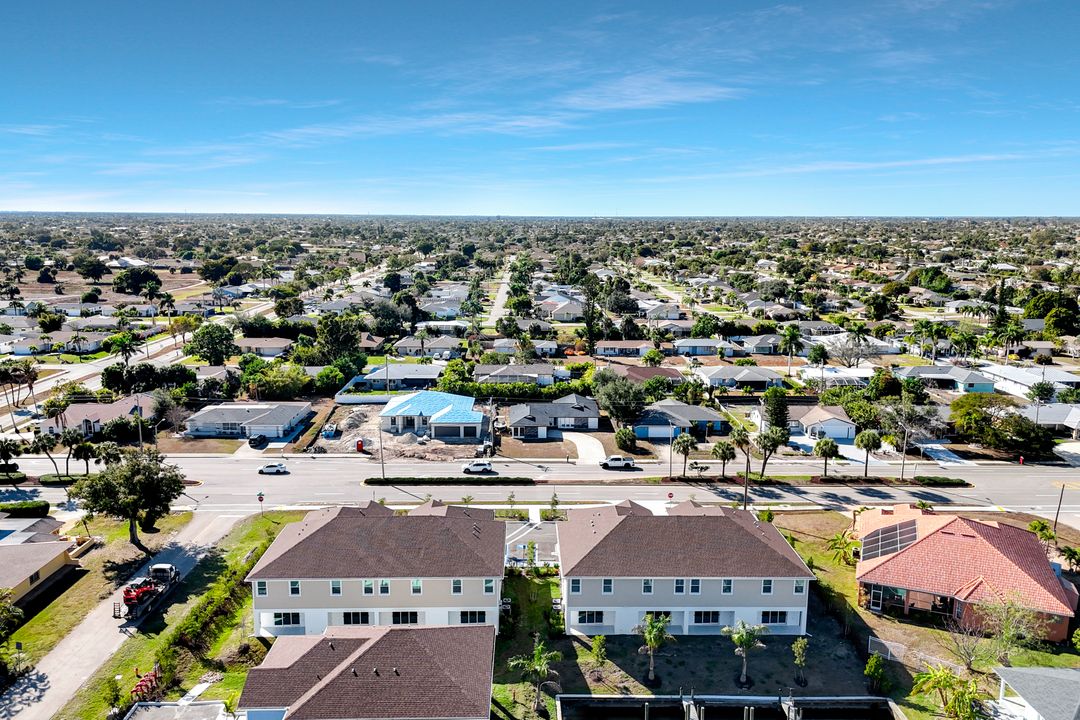 3527 Country Club Blvd, Cape Coral, FL 33904