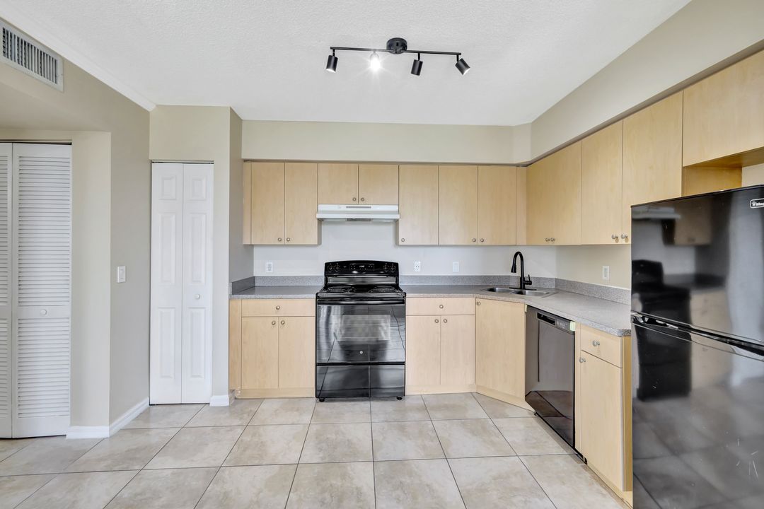 8675 River Homes Lane #4-206, Bonita Springs, FL 34135
