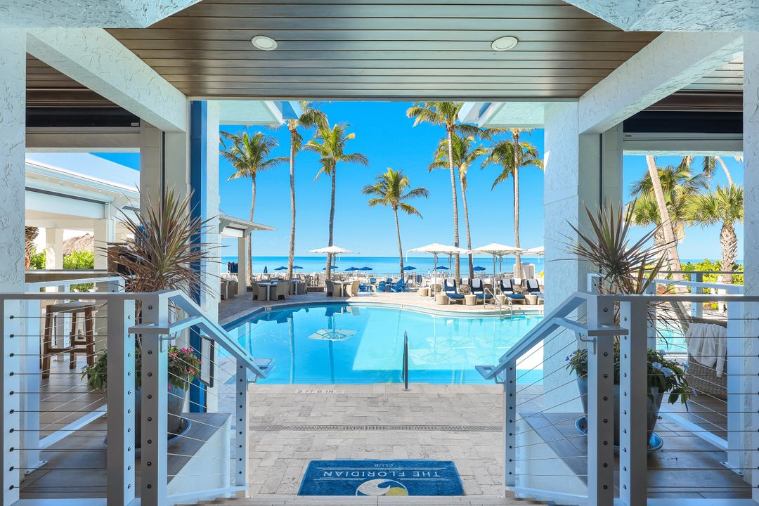 9467 Gulf Shore Dr, Naples, FL 34108