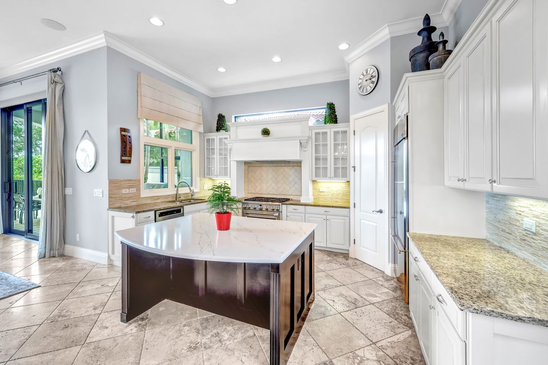 16811 Cabreo Dr, Naples, FL 34110