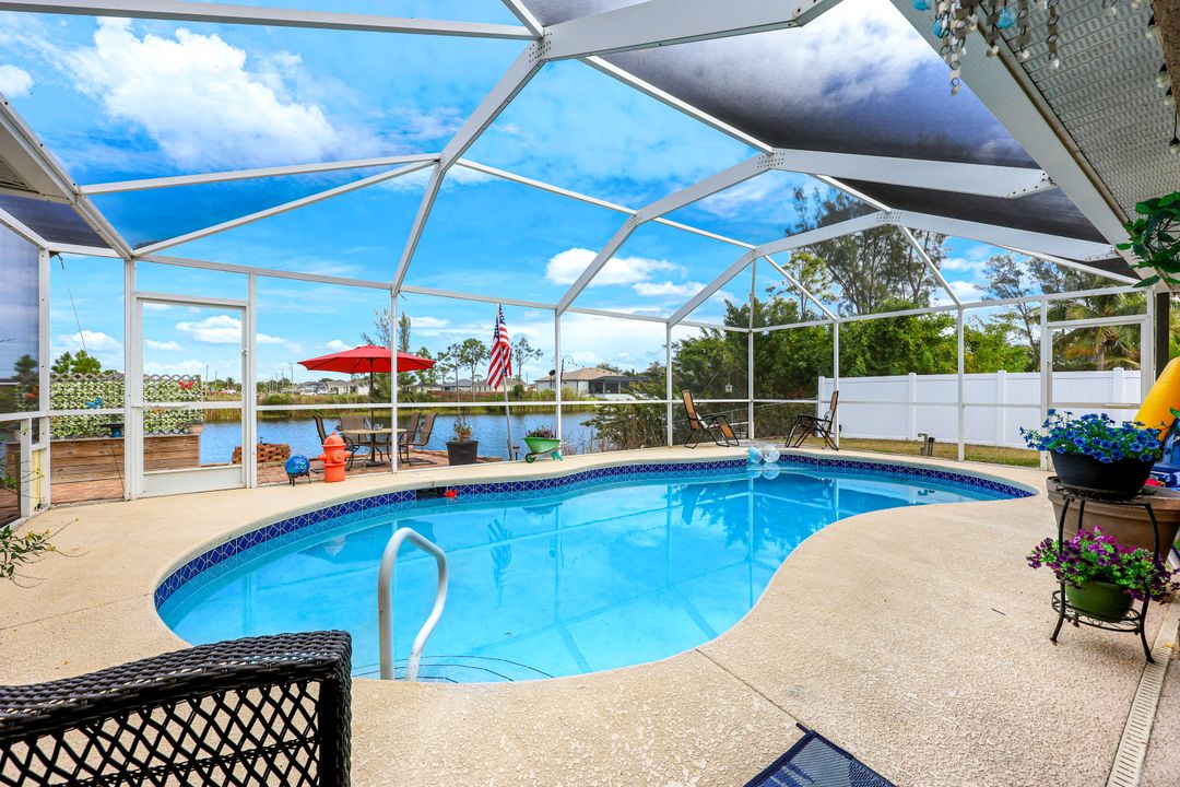 2427 NW 25th St, Cape Coral, FL 33993
