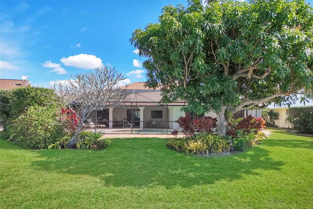 9632 Campbell Cir, Naples, FL 34109