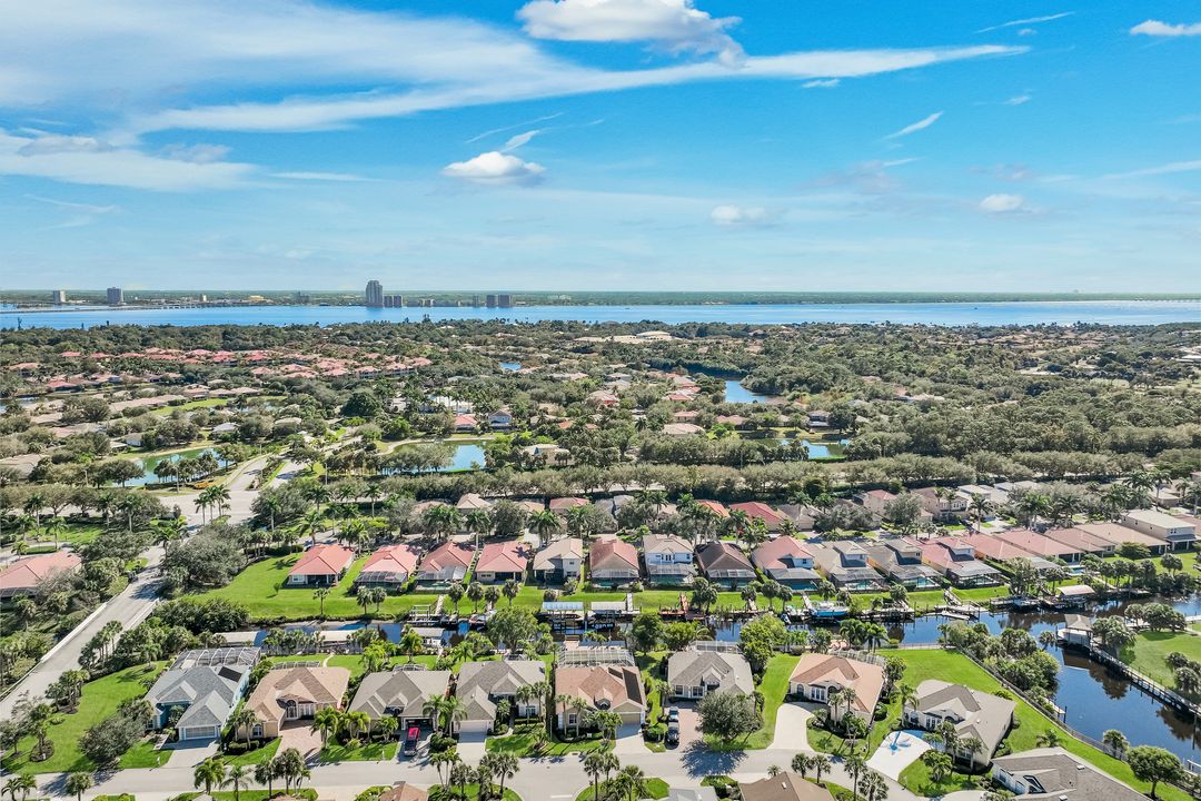 9214 Palm Island Cir, NO FORT MYERS, FL 33903