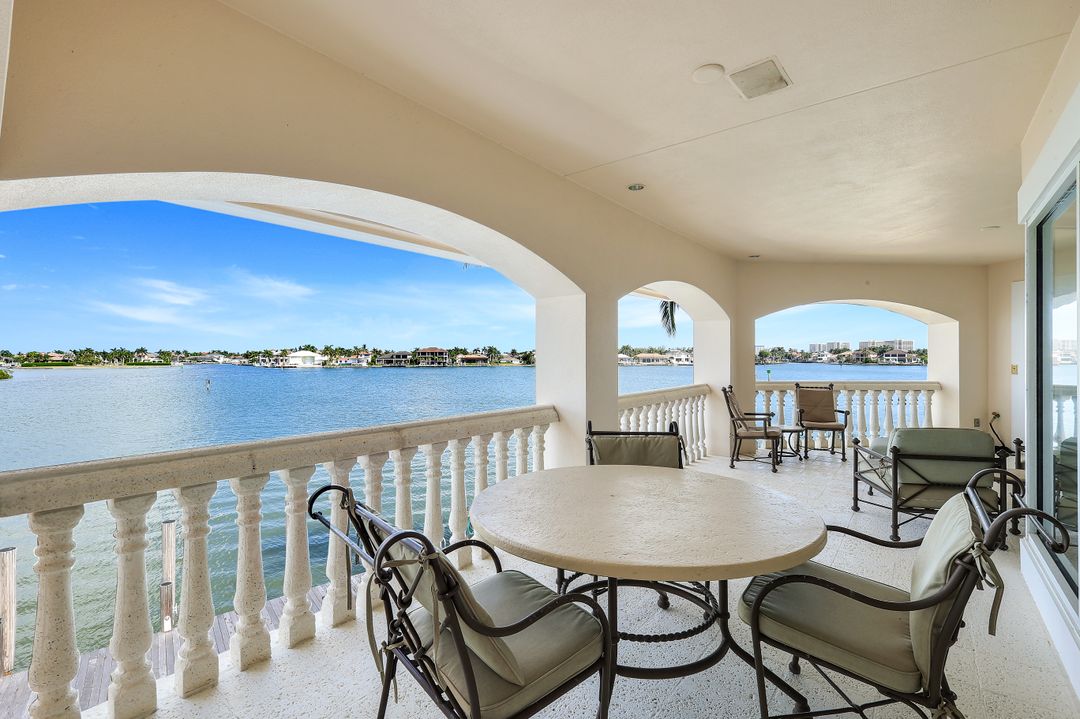 490 Renard Ct, Marco Island, FL 34145