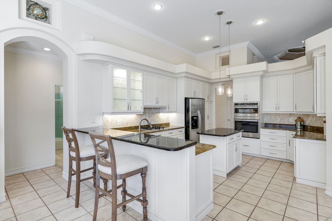 2022 El Dorado Pkwy W, Cape Coral, FL 33914