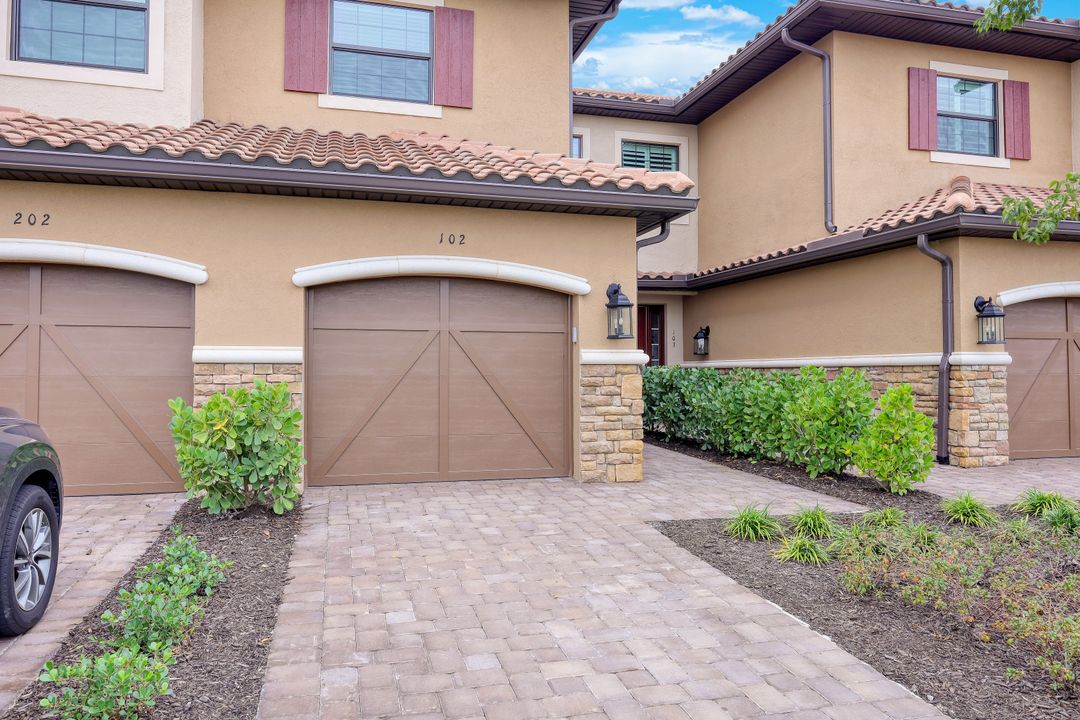 15261 Zeno Wy #102, Naples, FL 34114