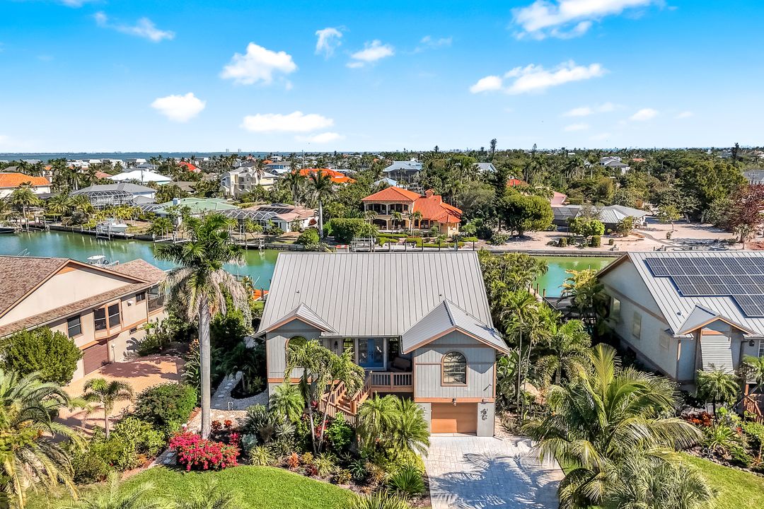 1126 Harbour Cottage Ct, Sanibel, FL 33957