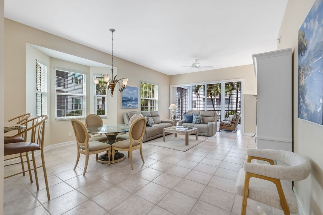820 Bentwater Cir #101, Naples, FL 34108
