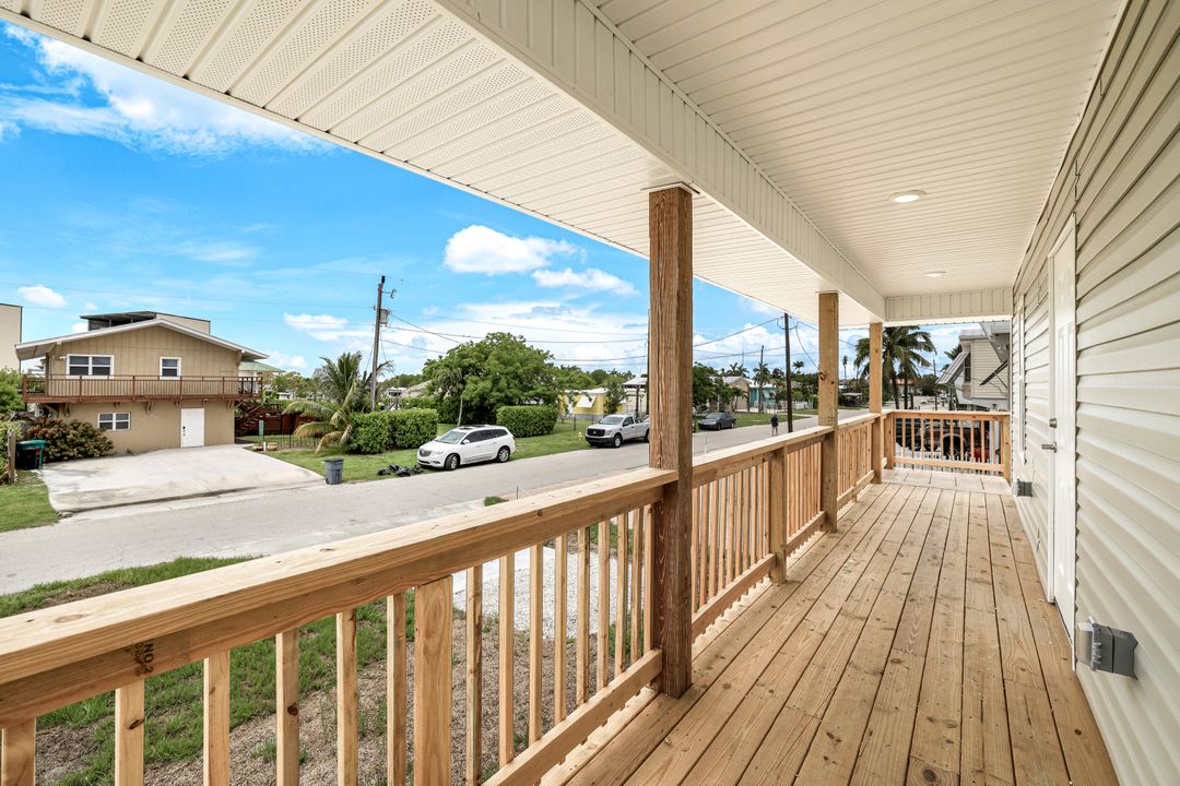 627 Palm Dr, Naples, FL 34114