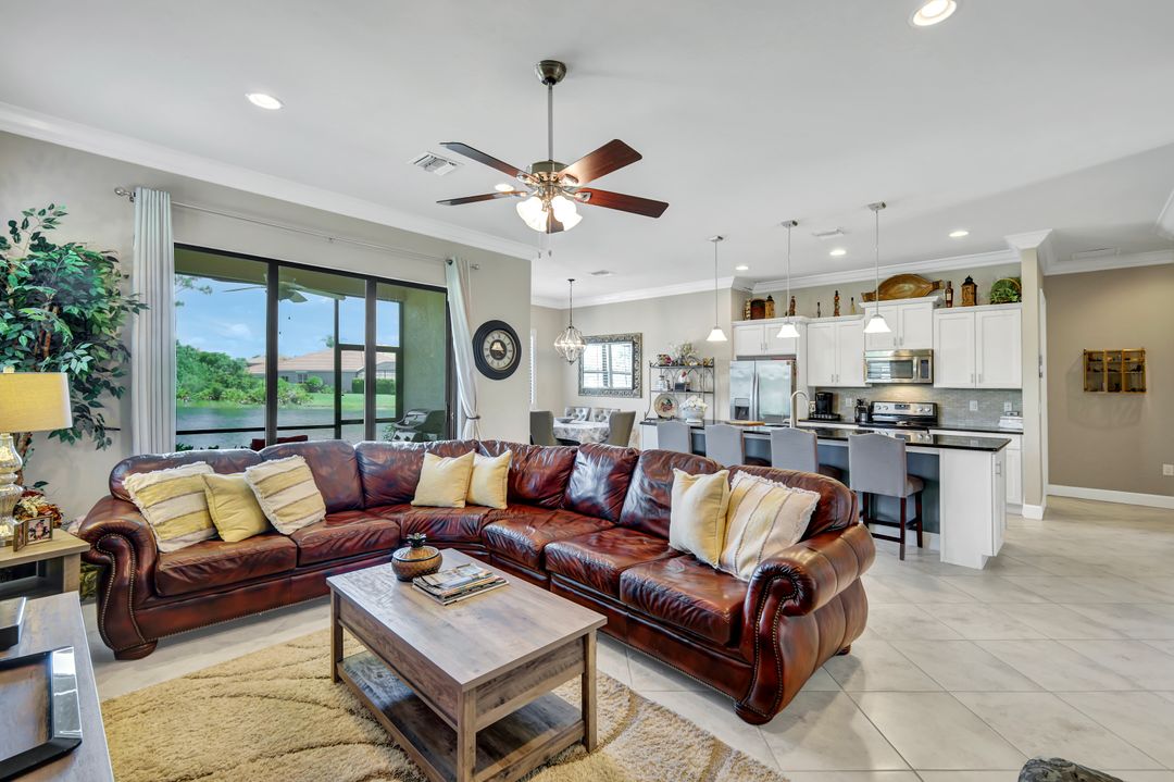 9079 Triangle Palms Ln, Fort Myers, FL 33913