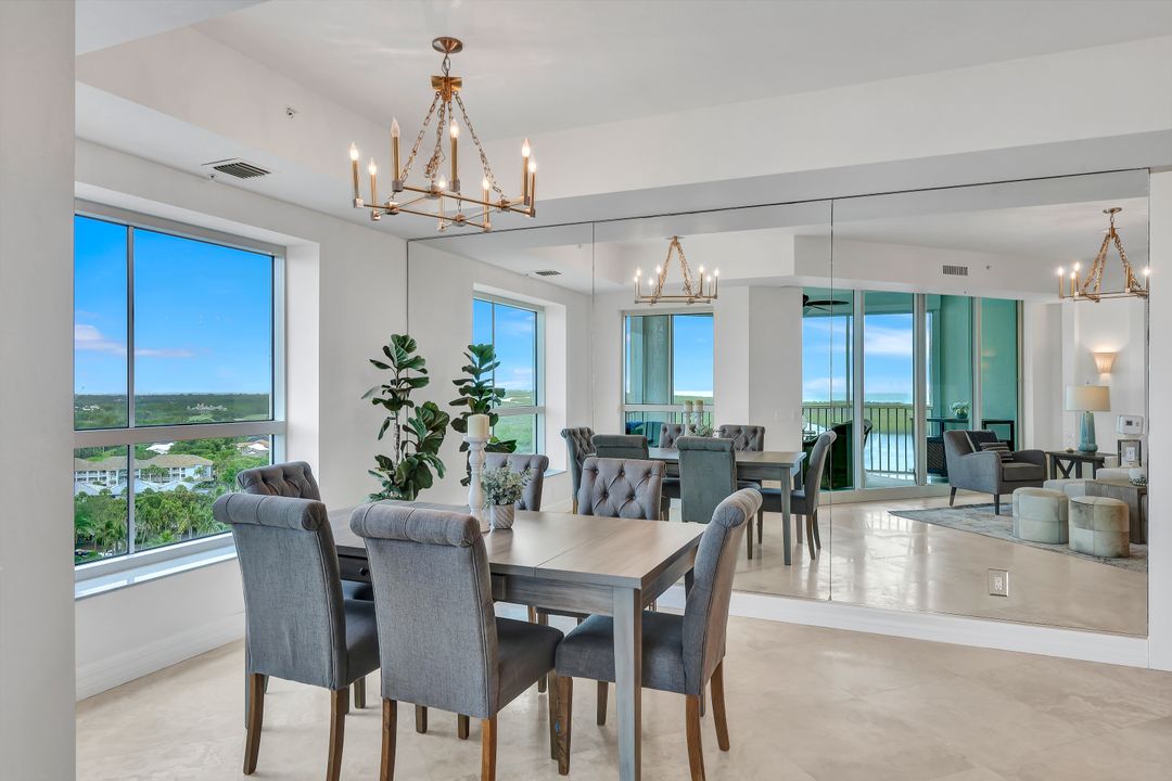 295 Grande Way #1406, Naples, FL 34110