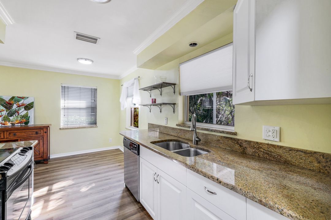 1120 10th Ave N, Naples, FL 34102