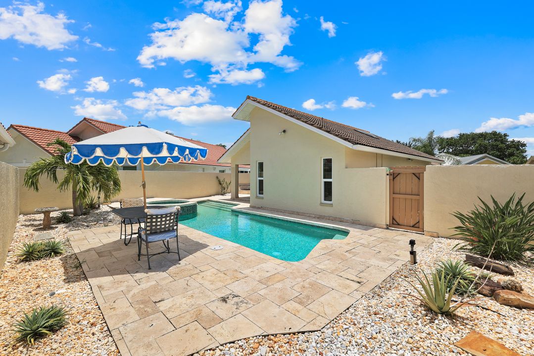 11054 Linnet Ln, Naples, FL 34119