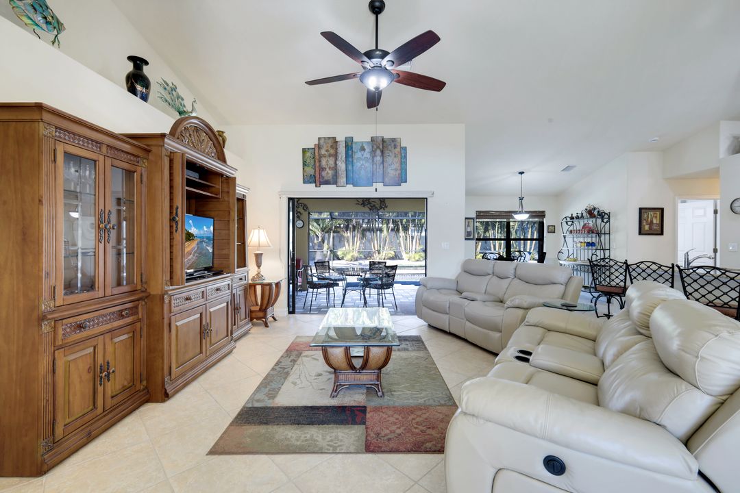 1513 SW 43rd Ln, Cape Coral, FL 33914