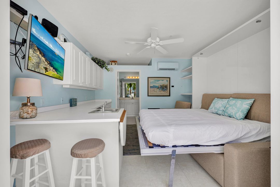 400 Flagship Dr #Cabana 107, Naples, FL 34108