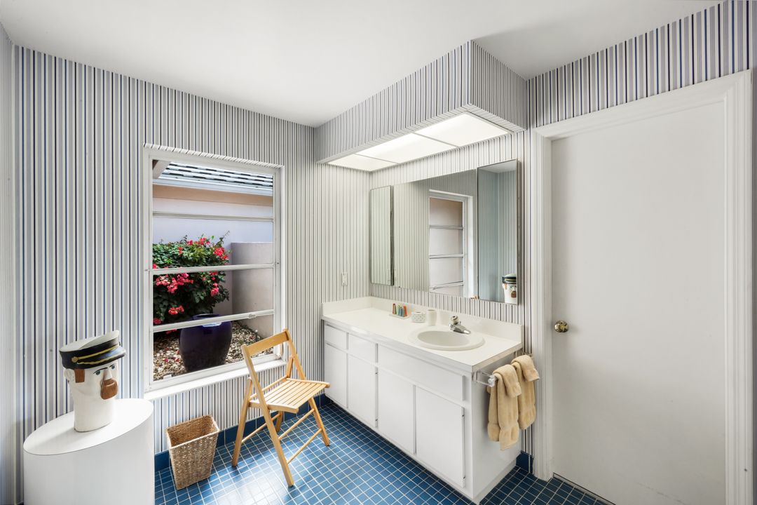 330 Bald Eagle Dr, Naples, FL 34105