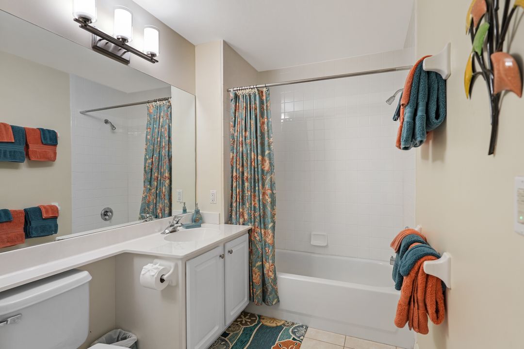 2120 Arielle Dr #202, Naples, FL 34109