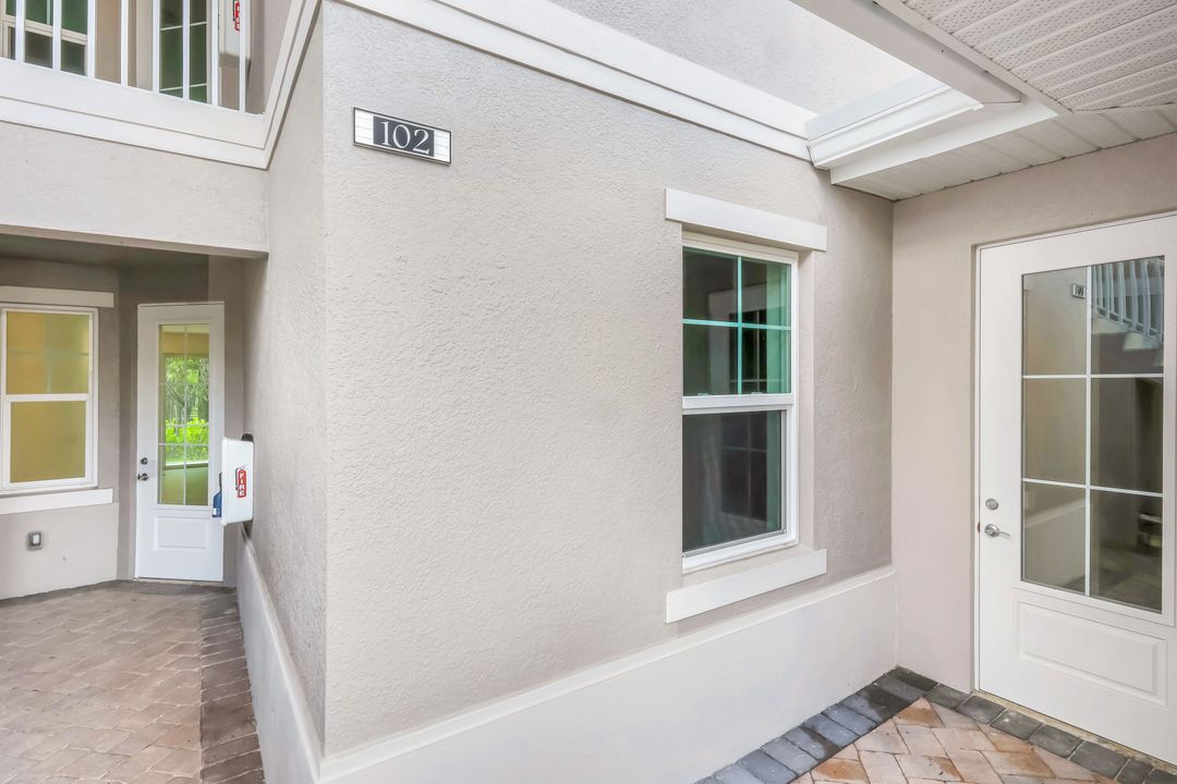 280 Antilles Wy E #101, Naples, FL 34112