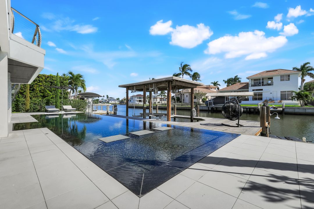 260 Channel Dr, Naples, FL 34108