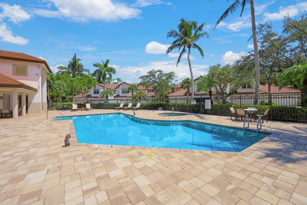 2240 Hawksridge Dr #2201, Naples, FL 34105