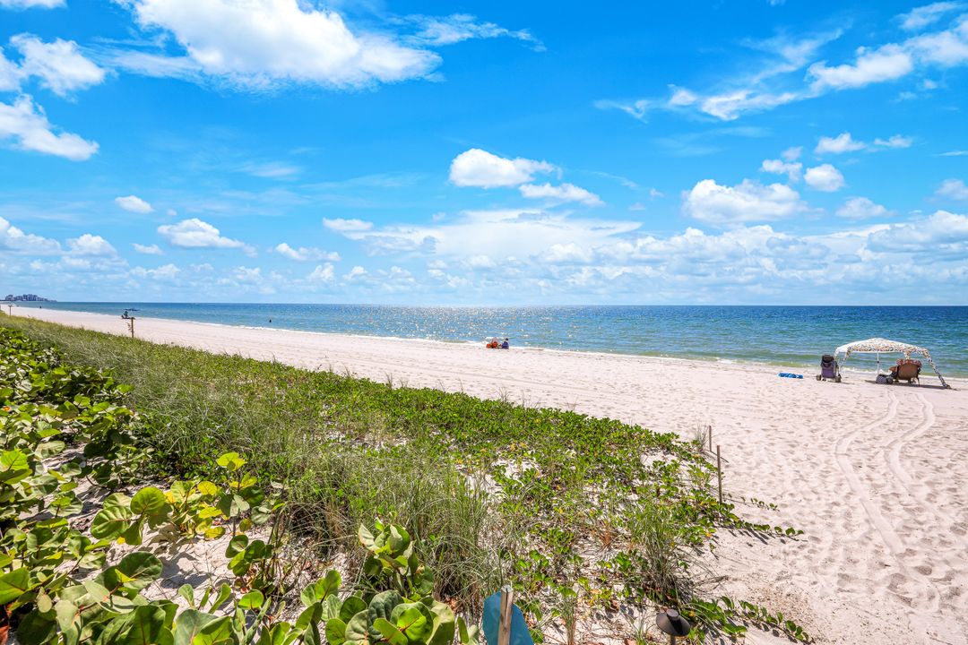 10951 Gulf Shore Dr #1202, Naples, FL 34108