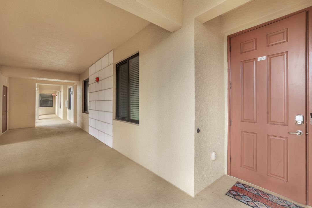 9735 Acqua Ct #625, Naples, FL 34113
