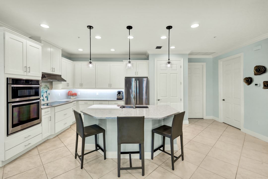 4560 Colony Villas Dr #1701, Bonita Springs, FL 34134