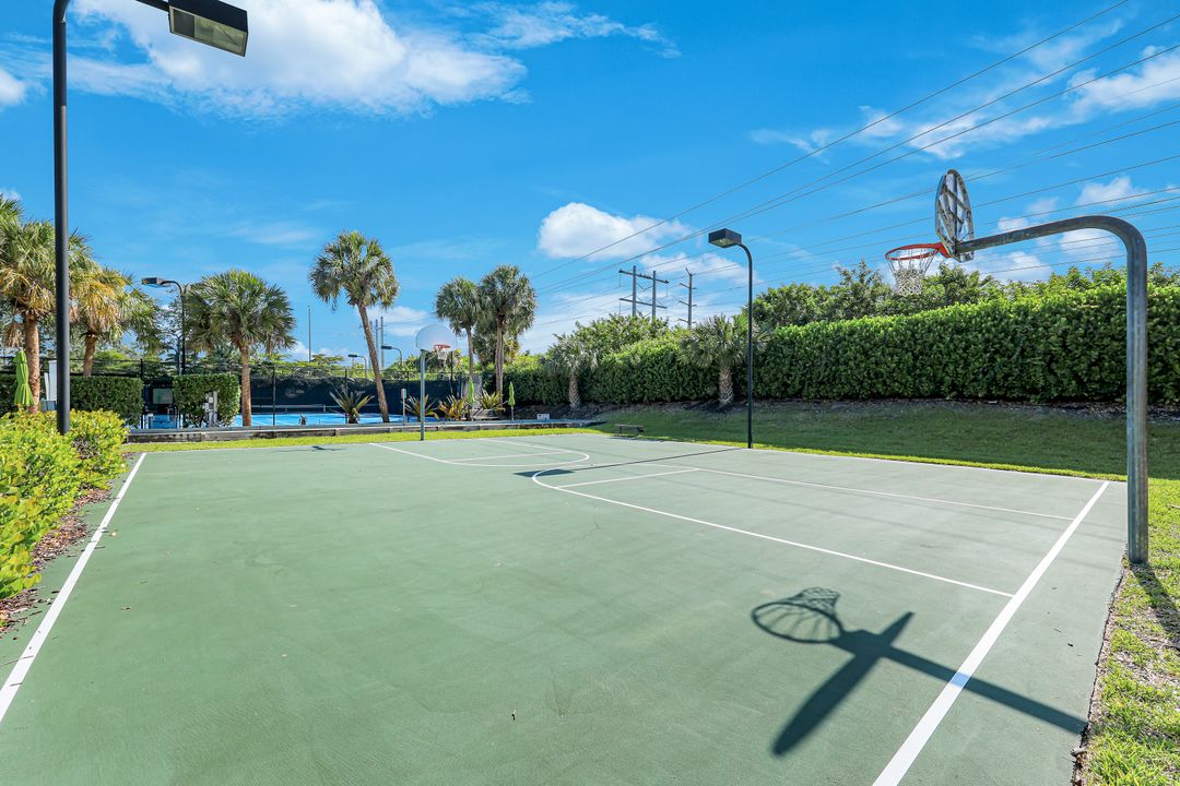 7720 Gardner Dr  #201, Naples, FL 34109