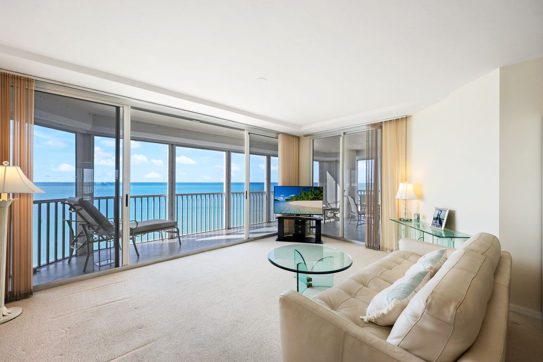 9577 Gulf Shore Dr #704, Naples, FL 34108