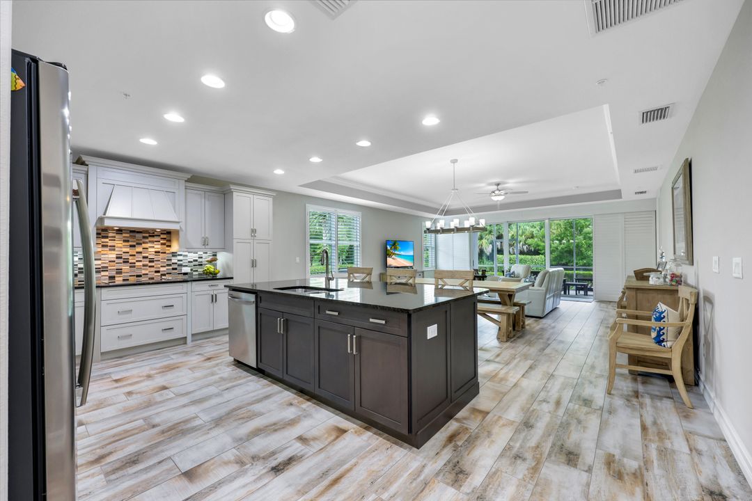 7801 Hawthorne Dr #2701, Naples, FL 34113