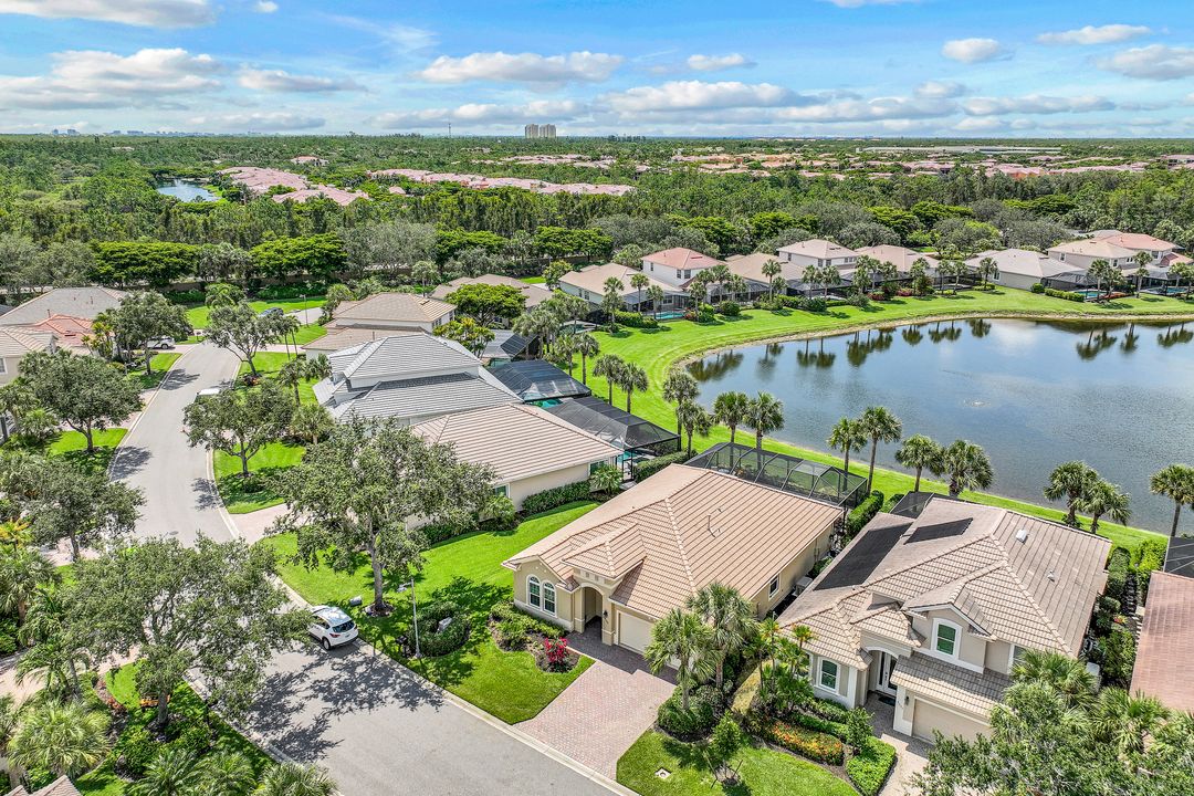 9084 Falling Leaf Dr, Bonita Springs, FL 34135